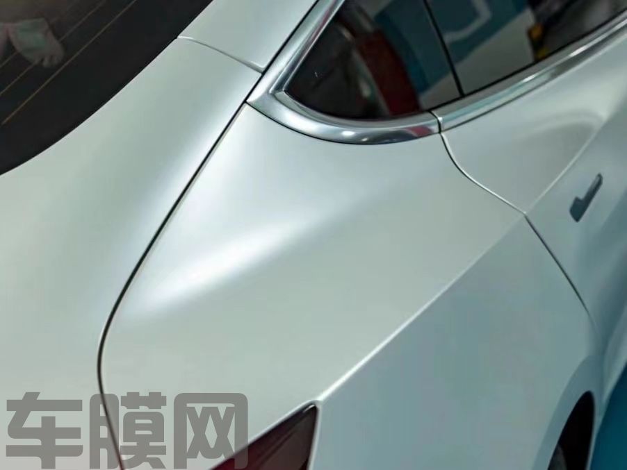 特斯拉Model 3 电光金属白改色膜 效果图