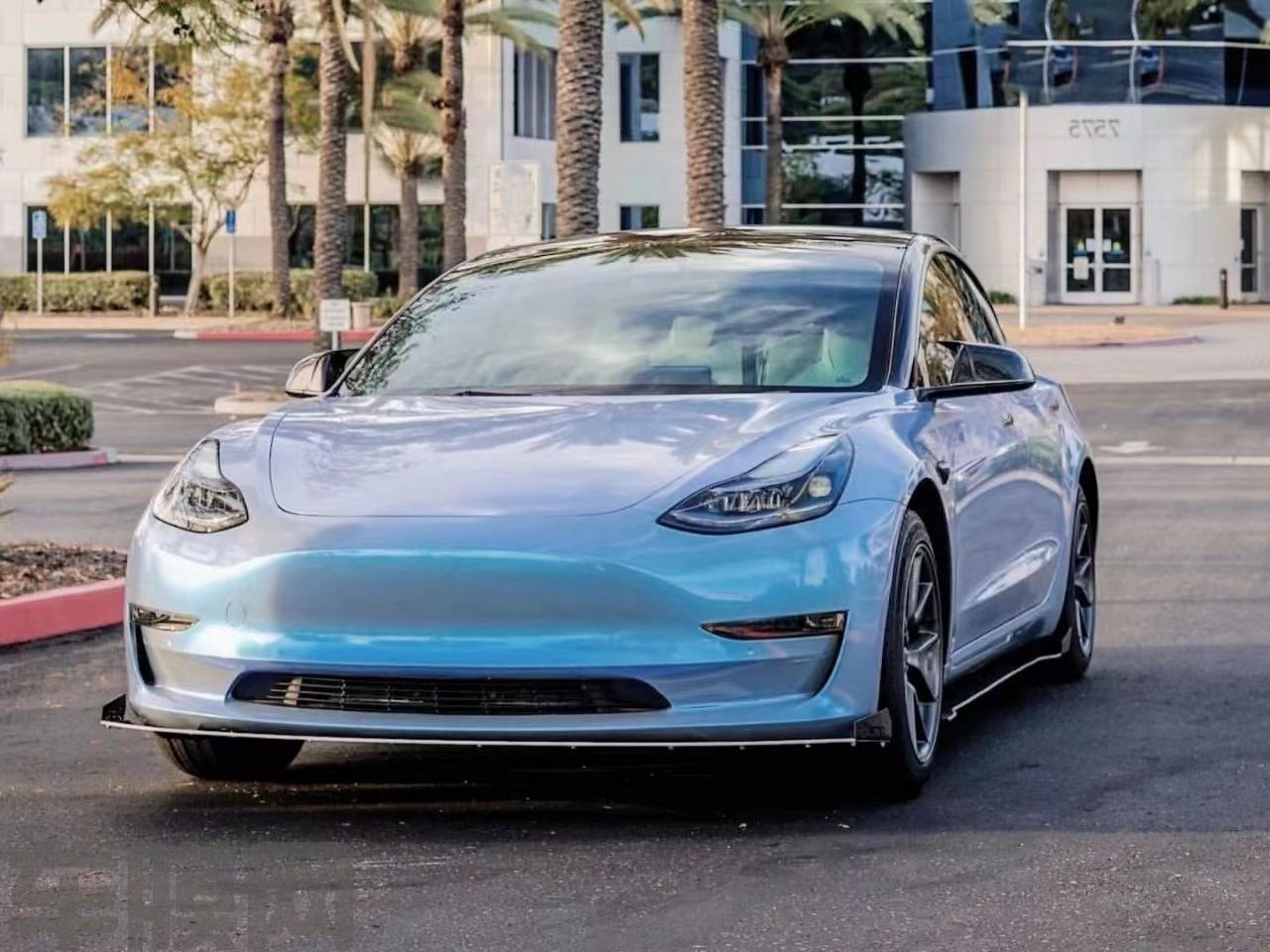 特斯拉Model Y 极光绿改色膜 效果图