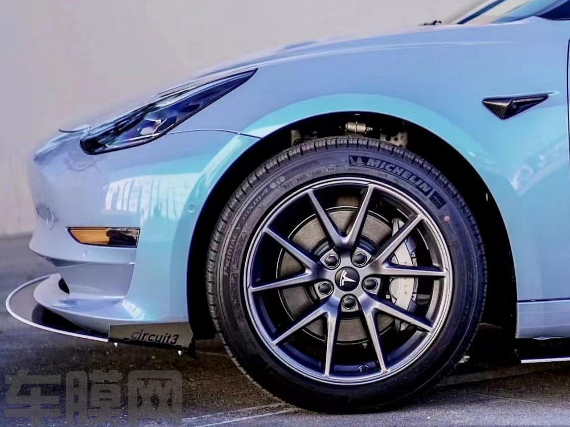 特斯拉Model Y 极光绿改色膜 效果图