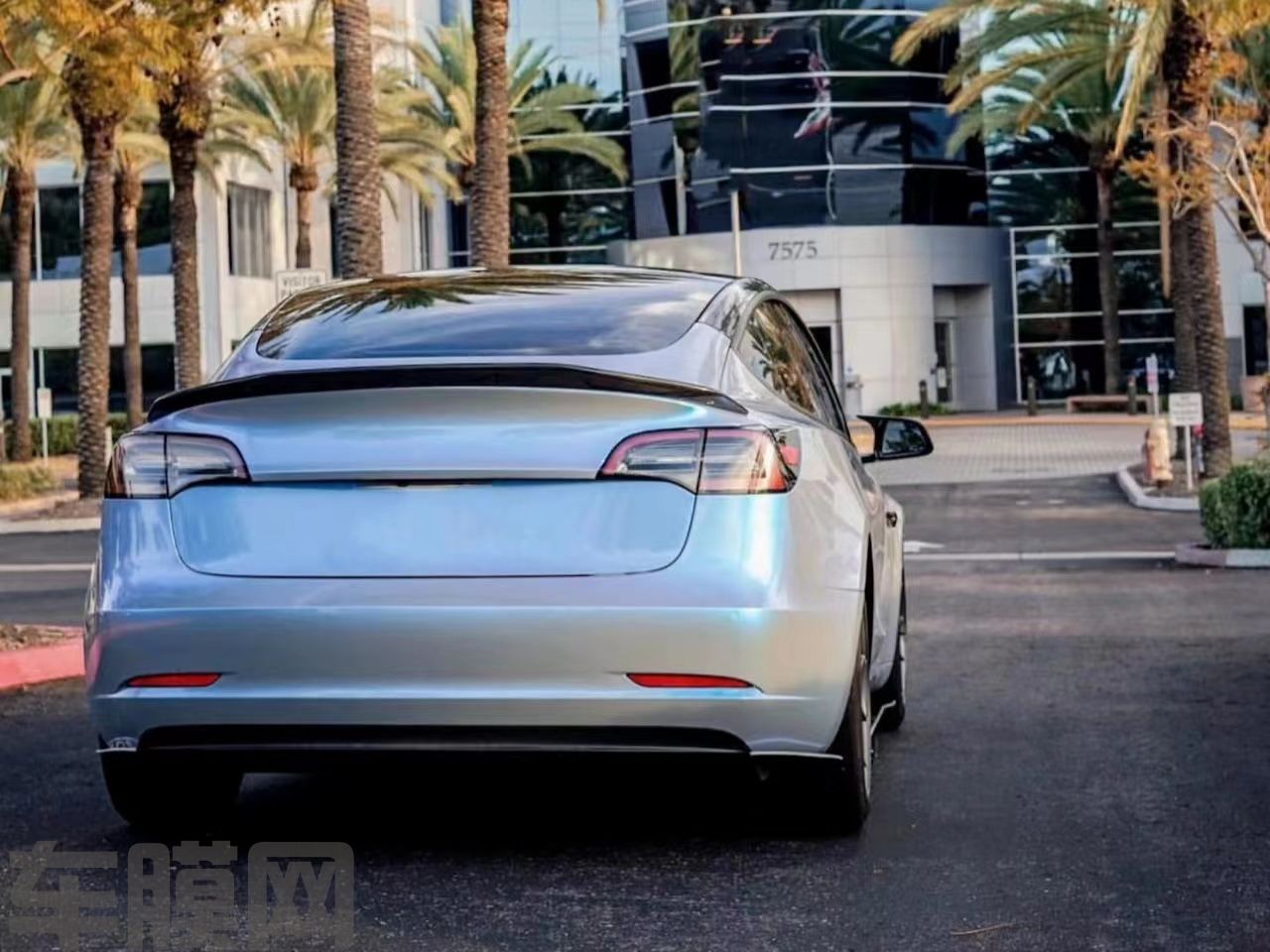 特斯拉Model Y 极光绿改色膜 效果图