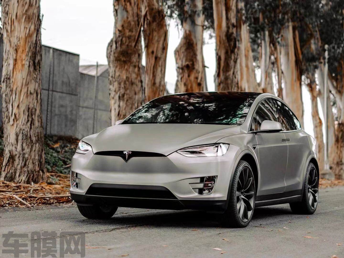 特斯拉Model X 消光铝水银改色膜 效果图