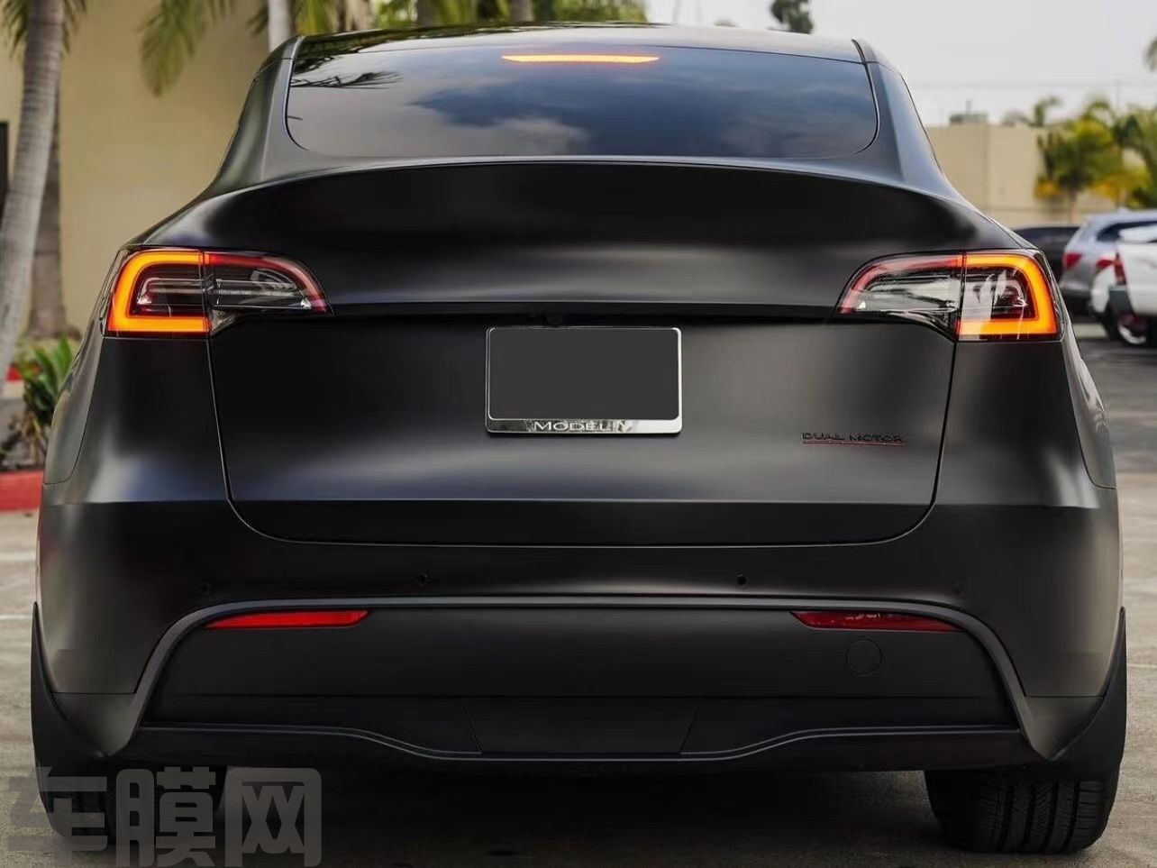 特斯拉Model Y 哑黑改色膜 效果图