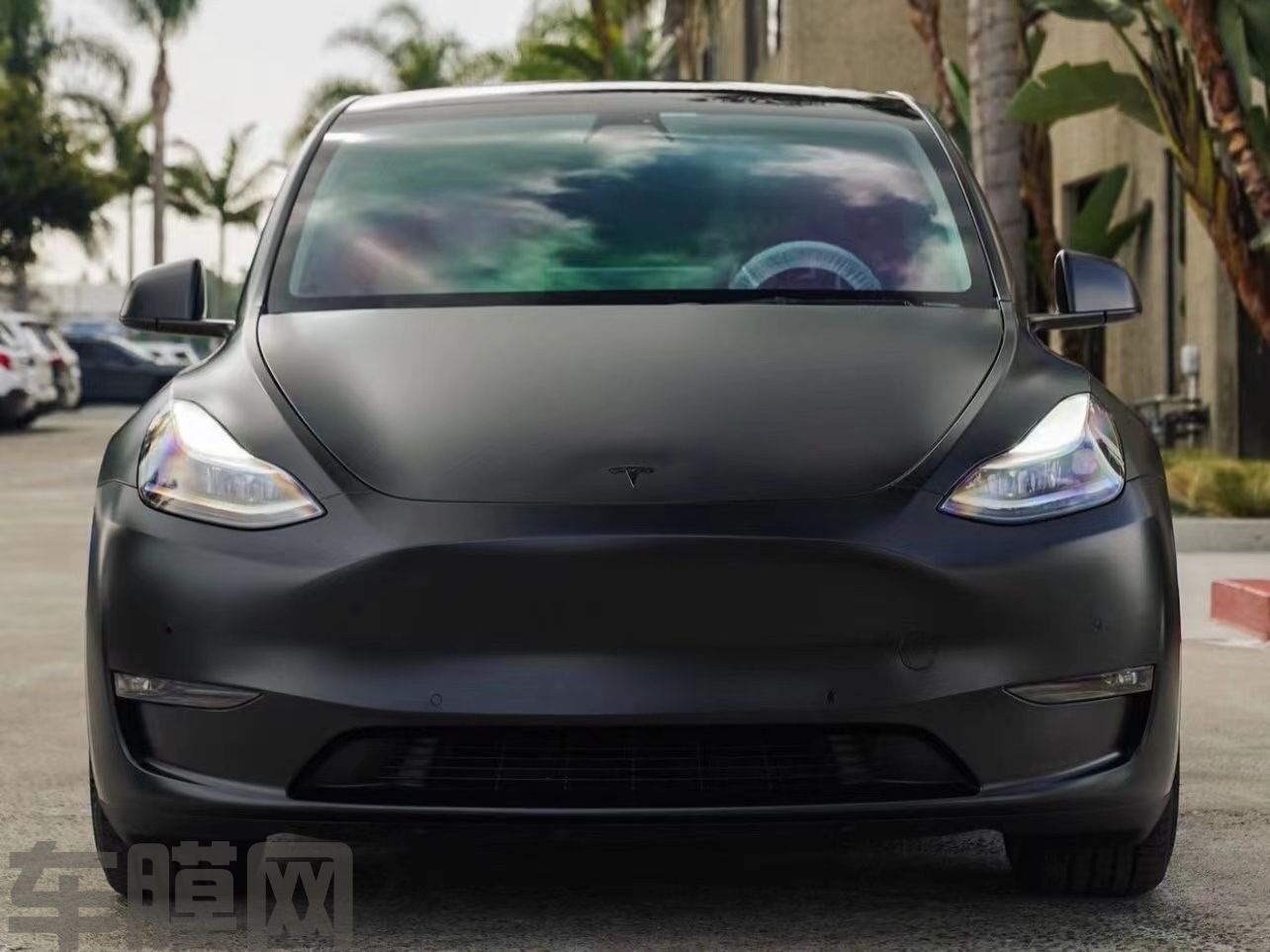 特斯拉Model Y 哑黑改色膜 效果图