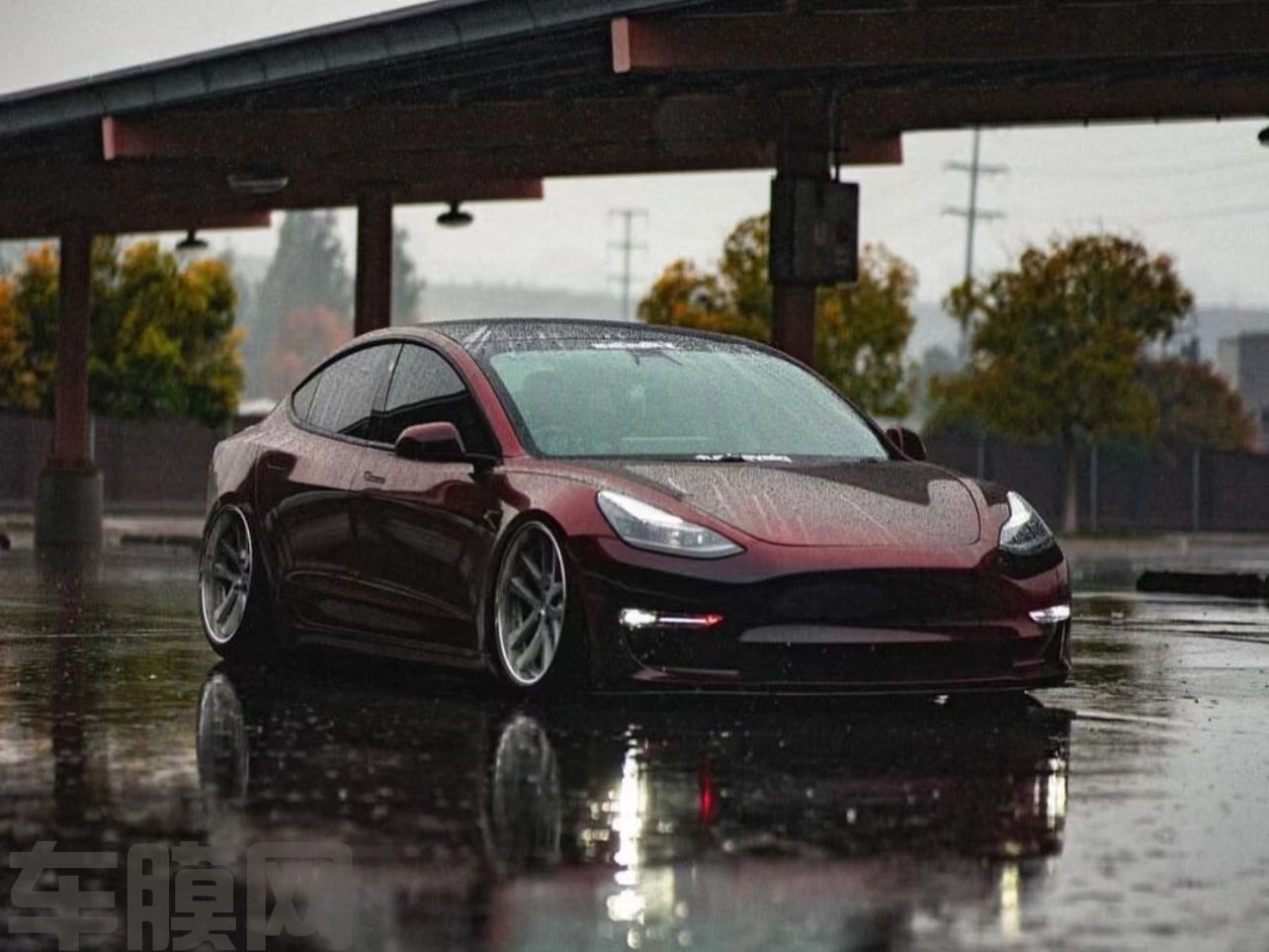 特斯拉Model 3 黑魅红改色膜 效果图