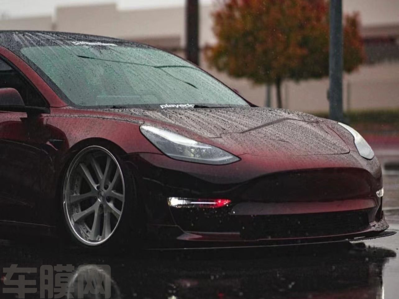 特斯拉Model 3 黑魅红改色膜 效果图
