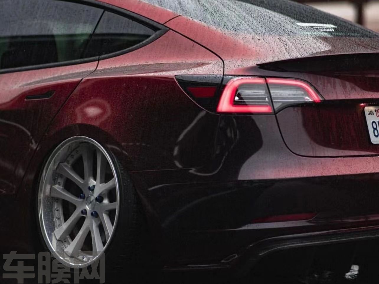 特斯拉Model 3 黑魅红改色膜 效果图