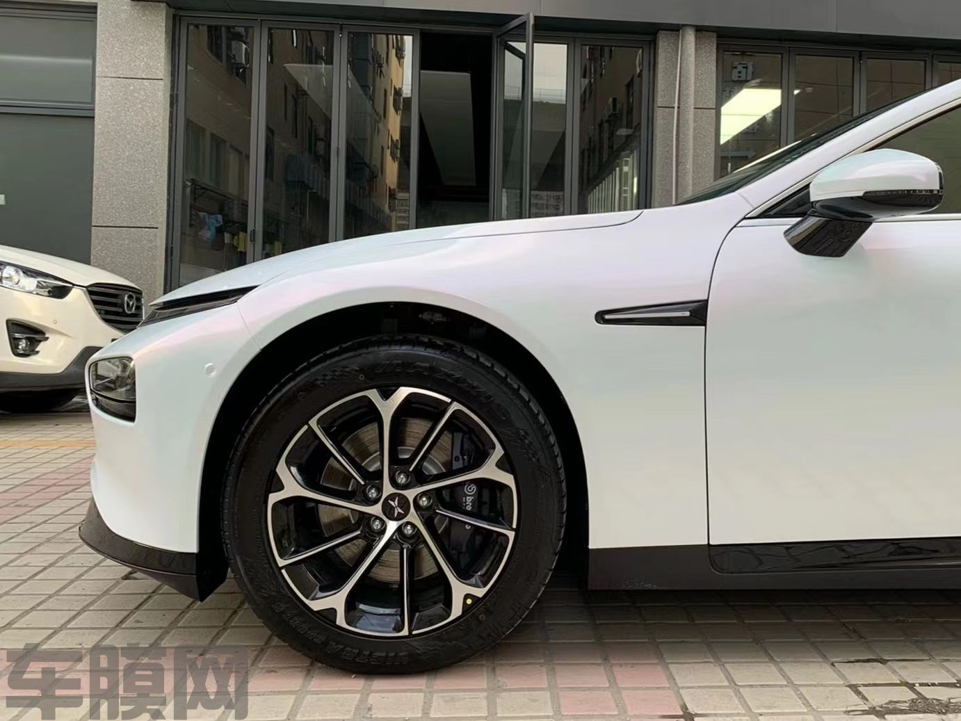 小鹏P7 钻石白魅粉改色膜 效果图