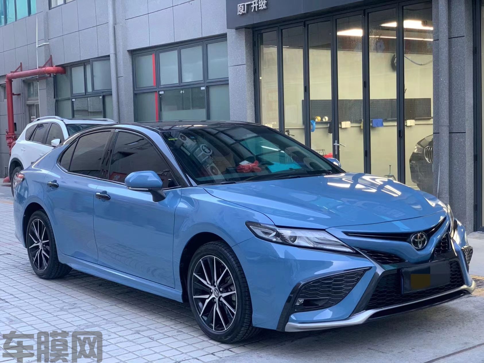 丰田凯美瑞 瓷器蓝改色膜 效果图