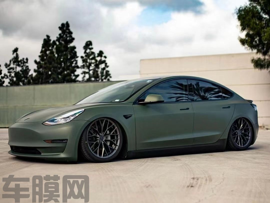 特斯拉Model 3 缎面军绿改色膜 效果图