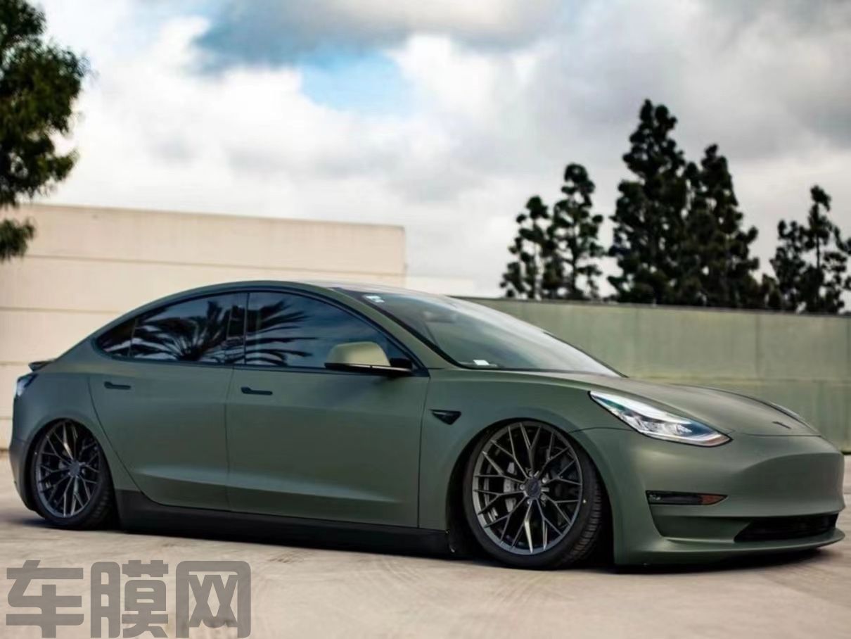特斯拉Model 3 缎面军绿改色膜 效果图