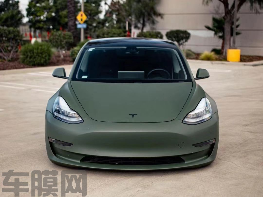 特斯拉Model 3 缎面军绿改色膜 效果图