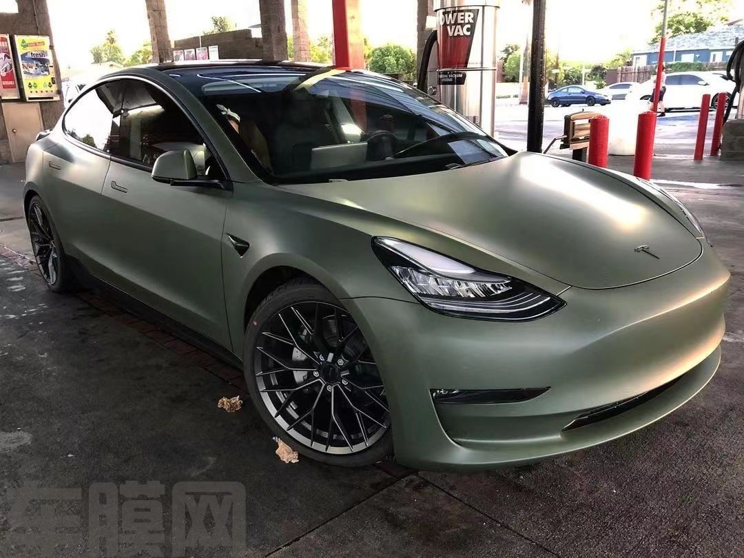 特斯拉Model 3 缎面军绿改色膜 效果图