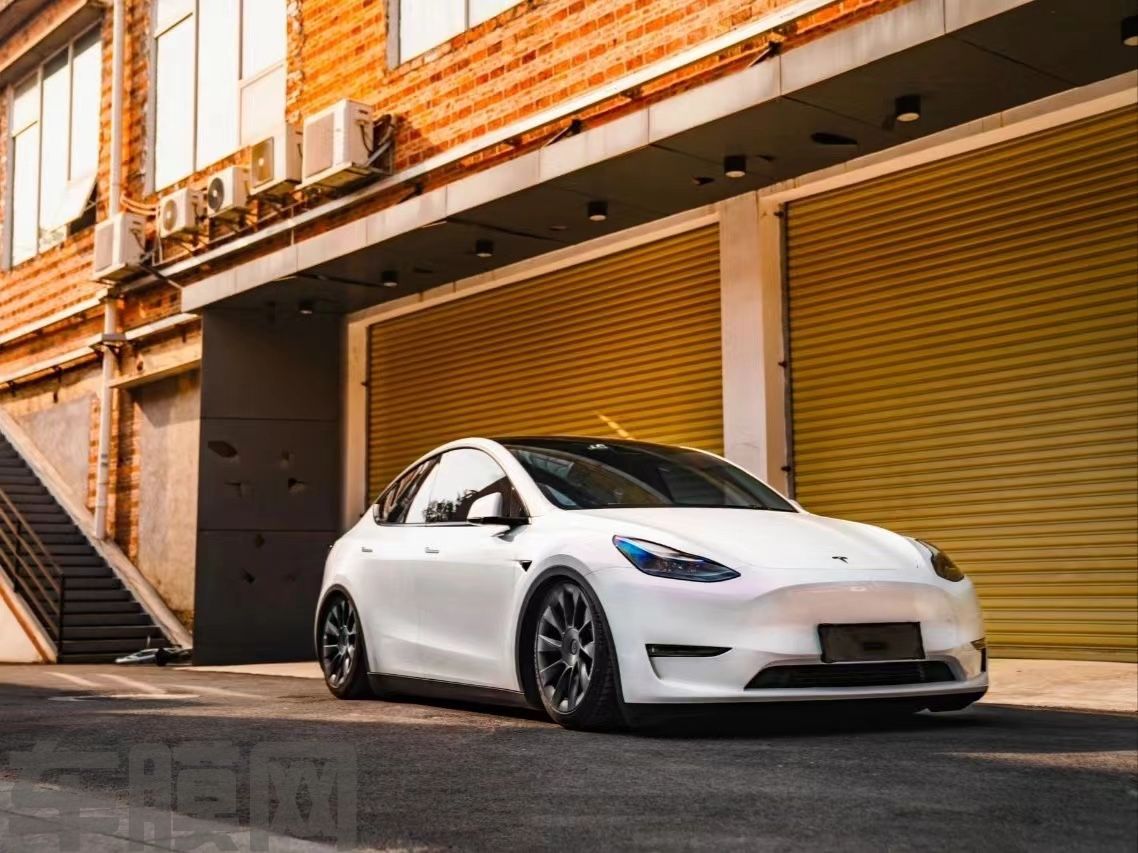 特斯拉Model 3 陶瓷白改色膜 效果图