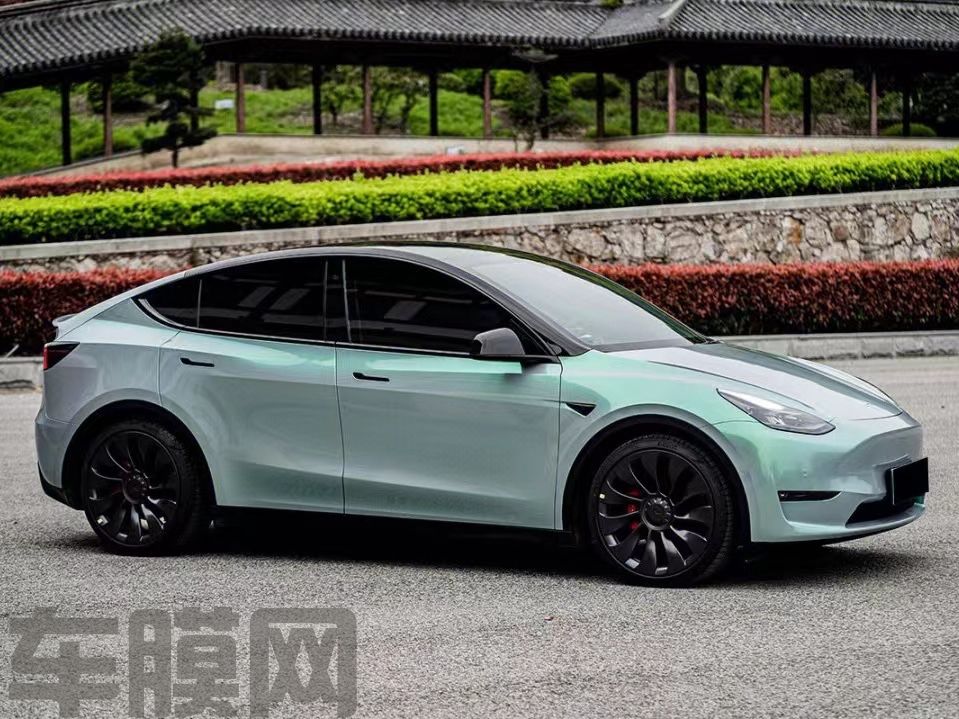 特斯拉Model Y 梦幻松石绿改色膜 效果图