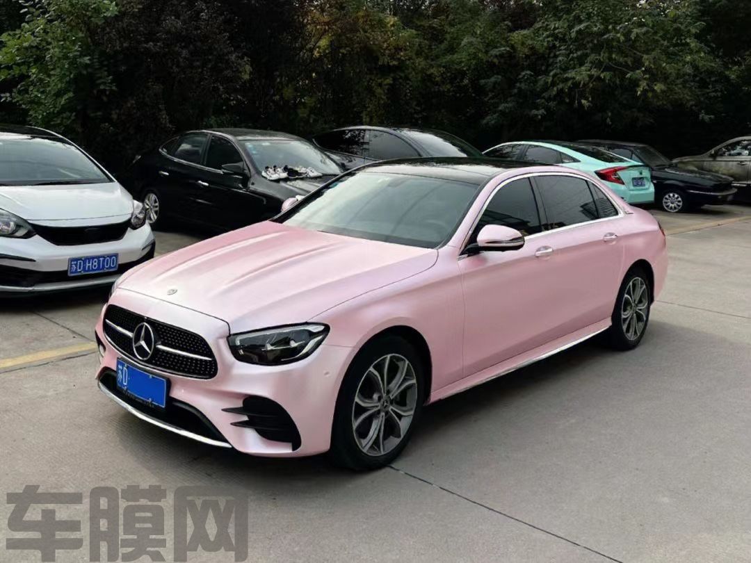 奔驰E300L 电光樱花粉改色膜 效果图