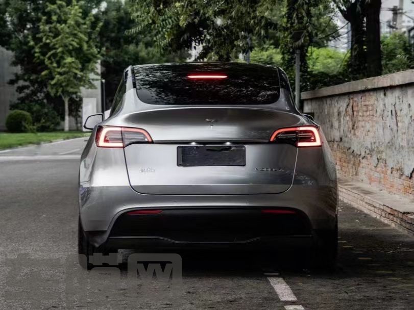 特斯拉Model Y GT银改色膜 效果图
