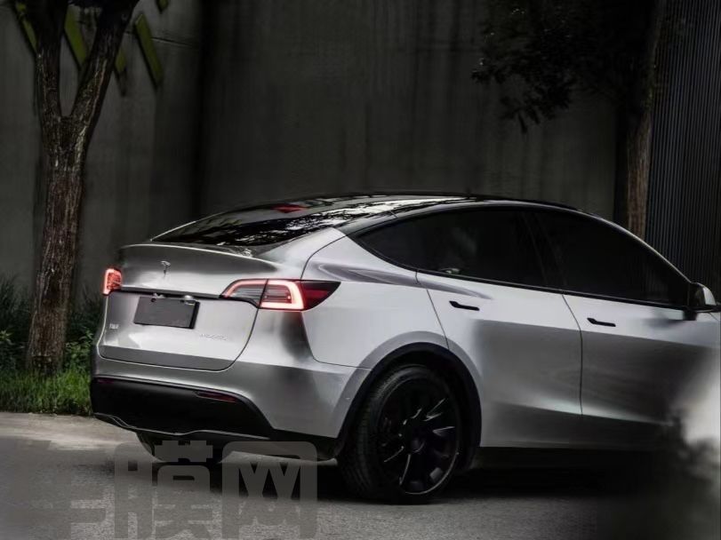 特斯拉Model Y GT银改色膜 效果图