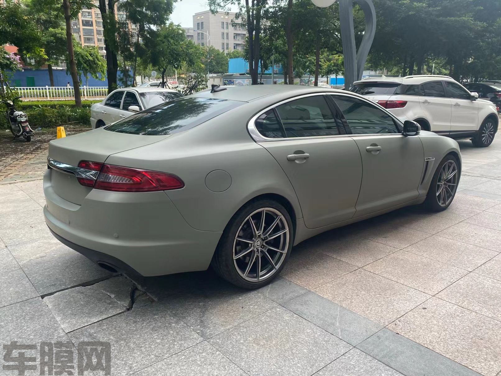 捷豹XF 陶瓷卡其灰改色膜 效果图