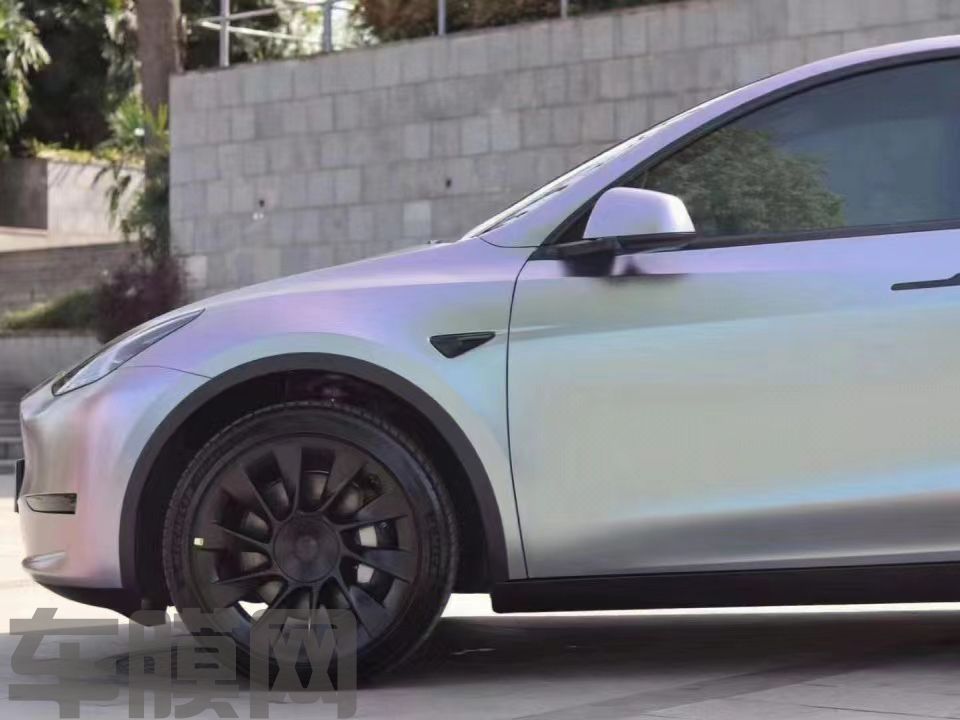 特斯拉Model Y 卡普里灰紫改色膜 效果图