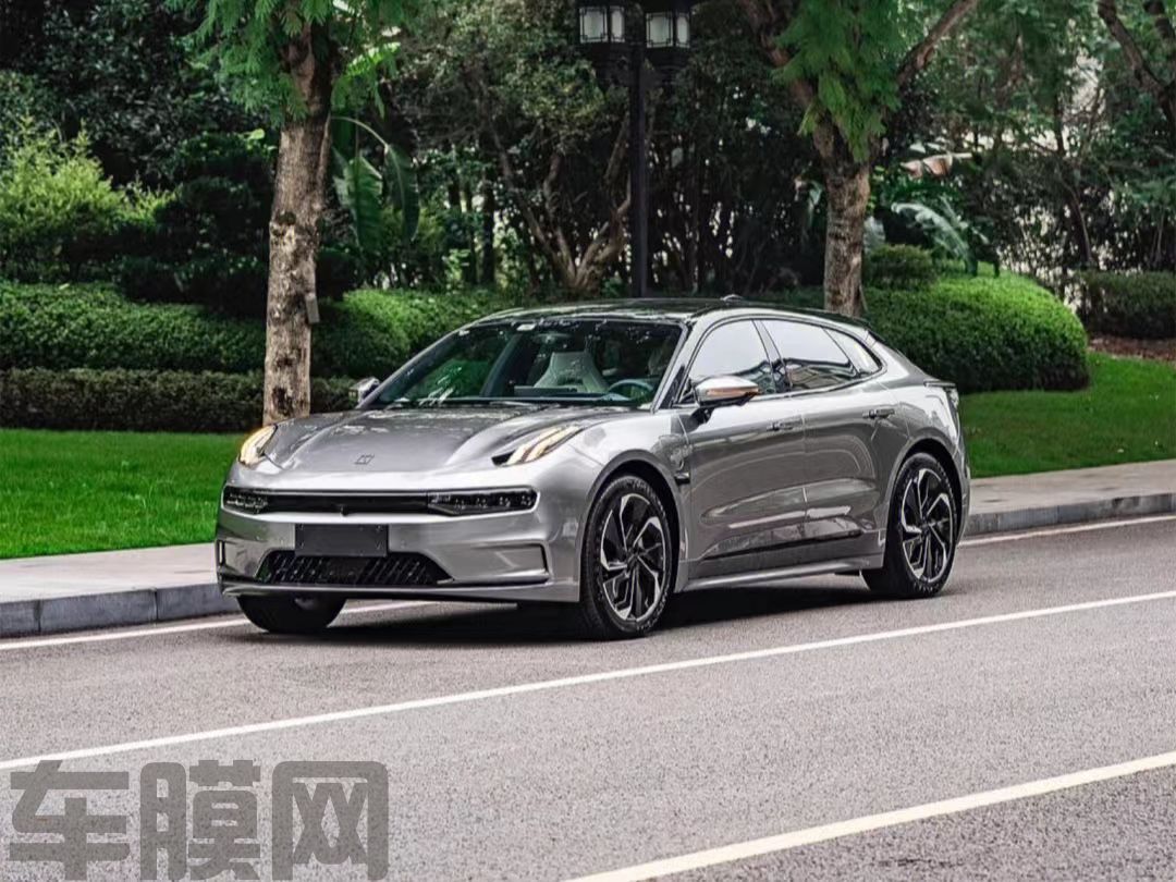 极氪001 液态金属银改色膜 效果图