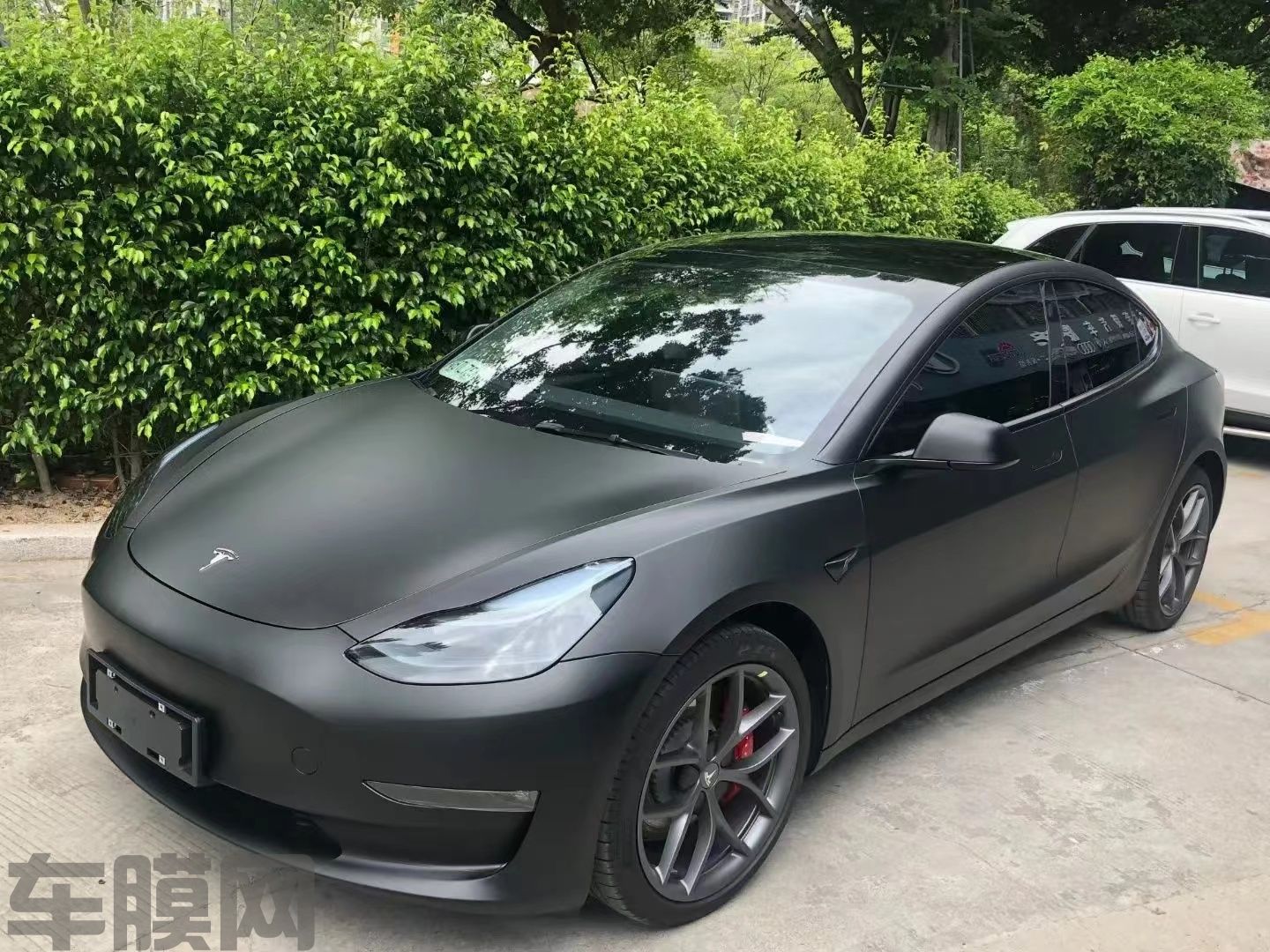 特斯拉Model 3 哑面电镀黑改色膜 效果图