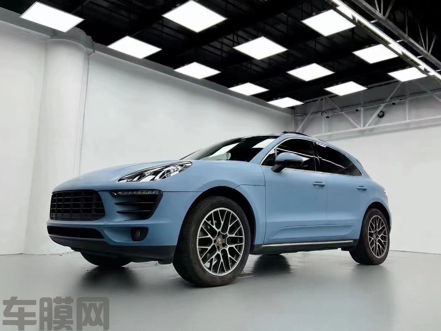 保时捷Macan 消光瓷器蓝改色膜 效果图