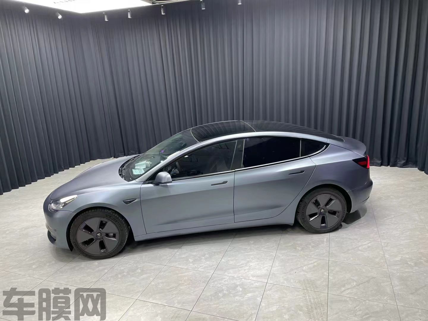 特斯拉Model 3 超哑灰蓝改色膜 效果图
