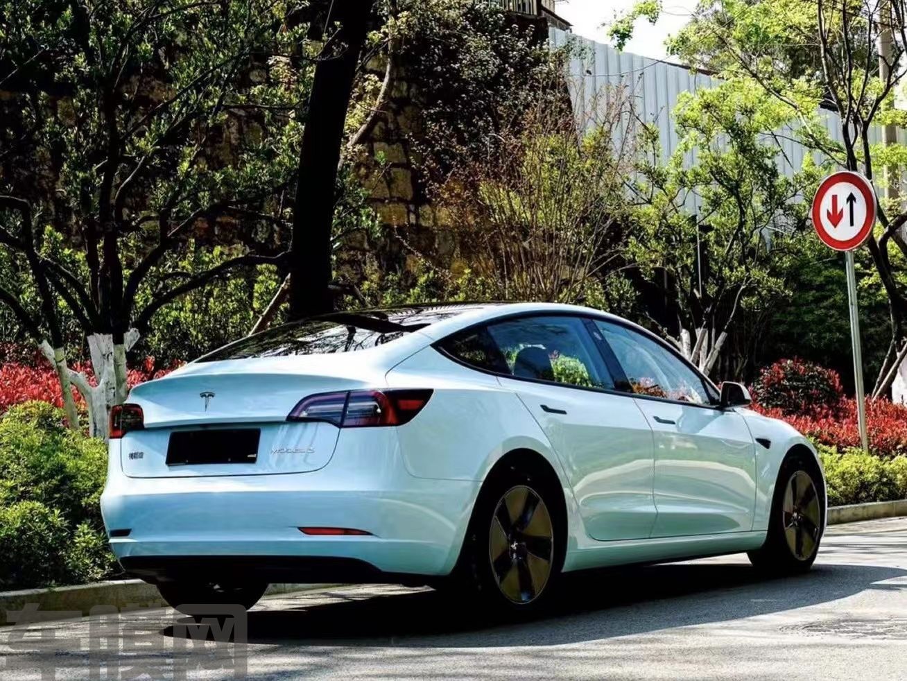 特斯拉Model 3 冰川蓝改色膜 效果图