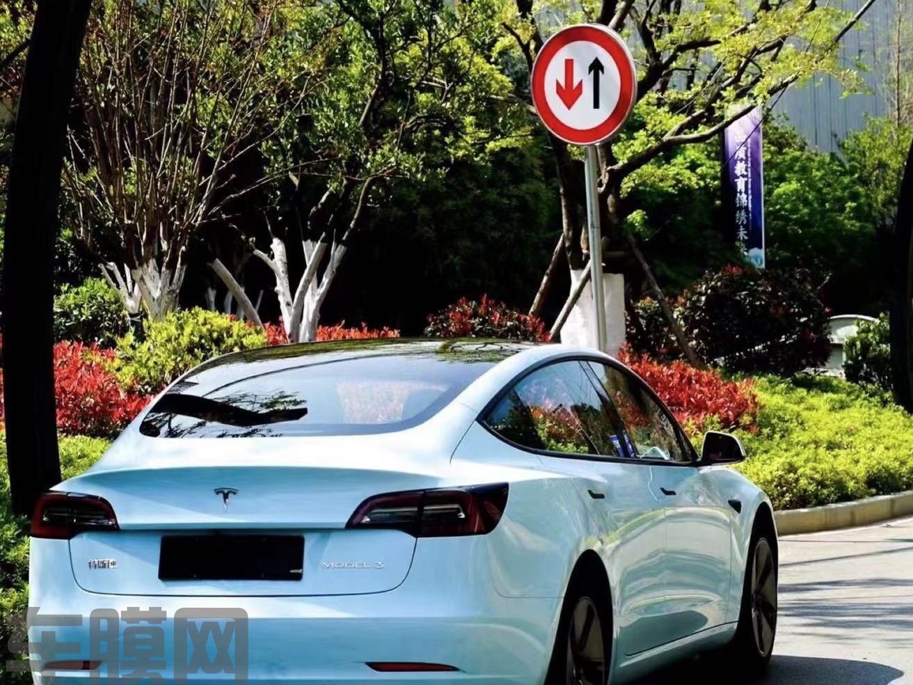 特斯拉Model 3 冰川蓝改色膜 效果图