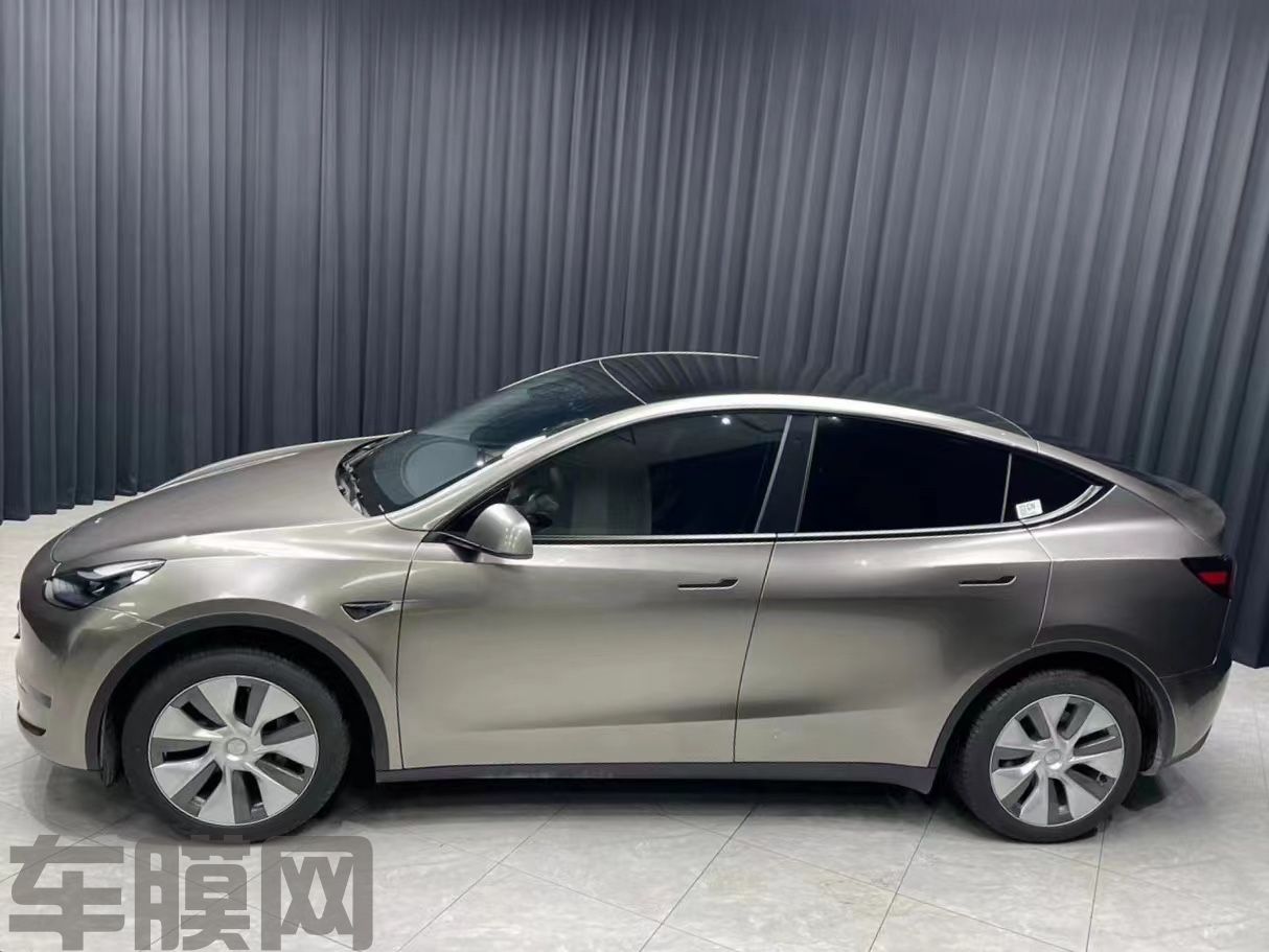 特斯拉Model Y 液态金属银改色膜 效果图