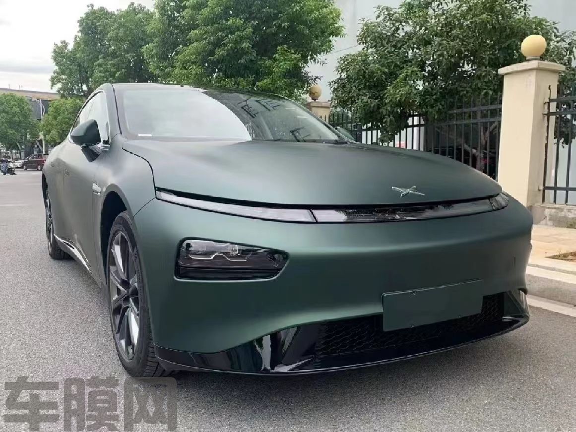 小鹏P7 超哑金属墨绿改色膜 效果图