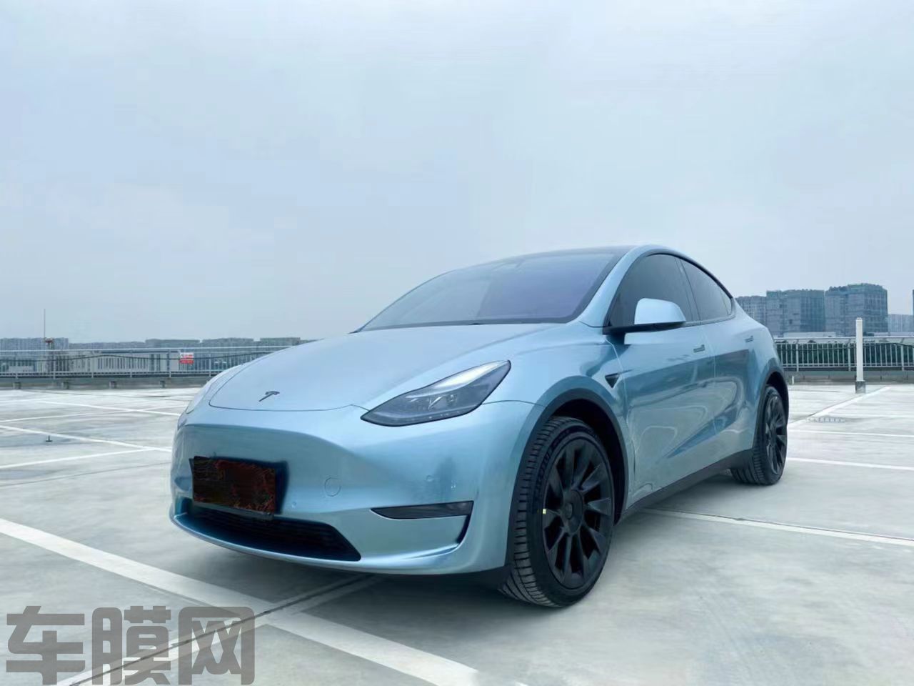 特斯拉Model Y 液态金属索玛托蓝改色膜 效果图