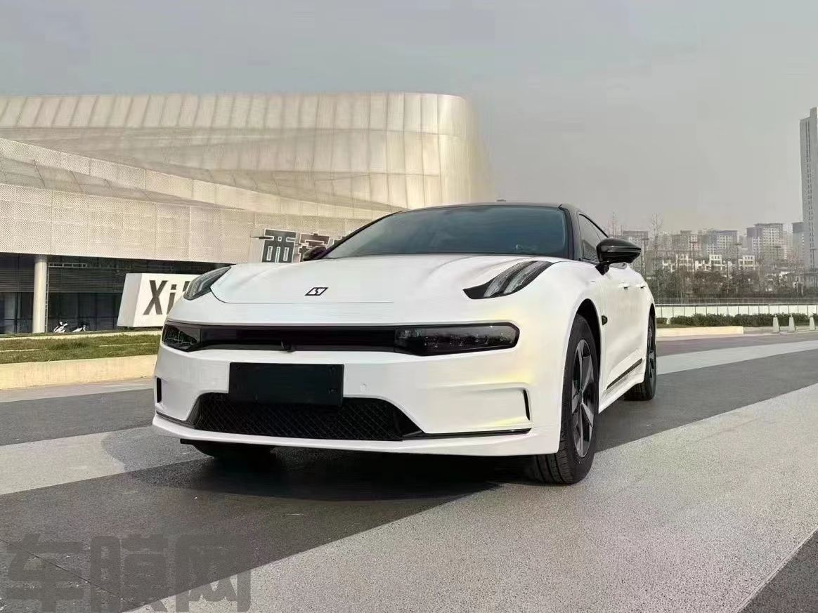 极氪001 电光白变金改色膜 效果图