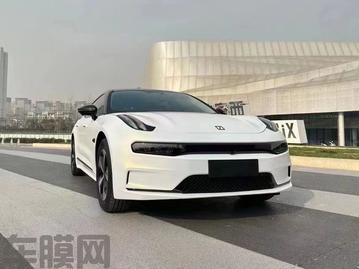 极氪001 电光白变金改色膜 效果图