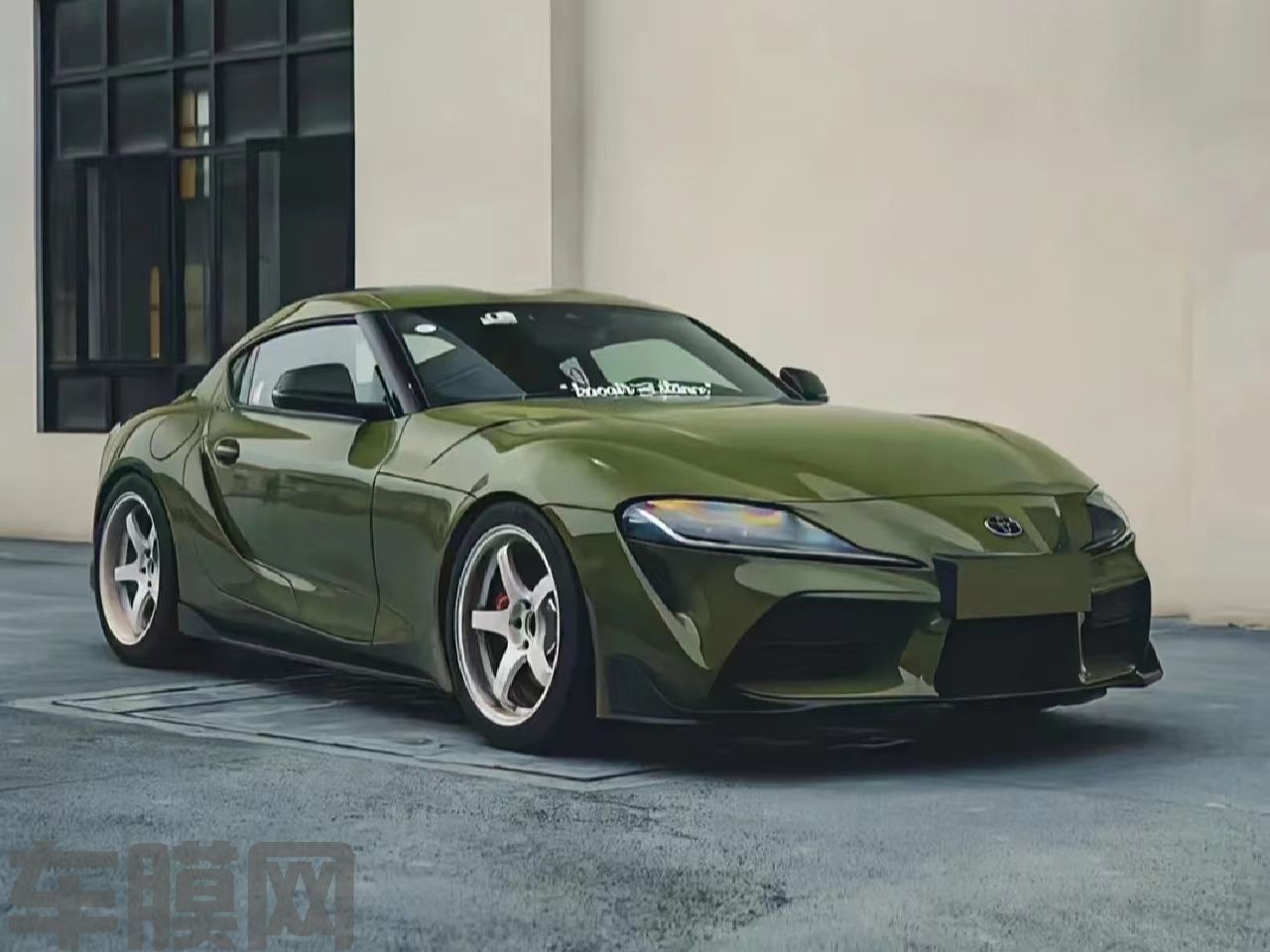 丰田SUPRA 战斗绿改色膜 效果图