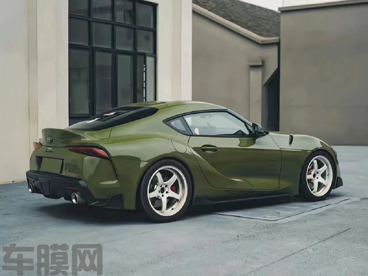 丰田SUPRA 战斗绿改色膜 效果图
