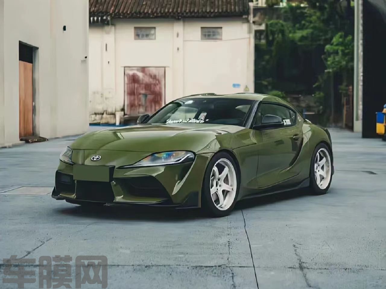 丰田SUPRA 战斗绿改色膜 效果图