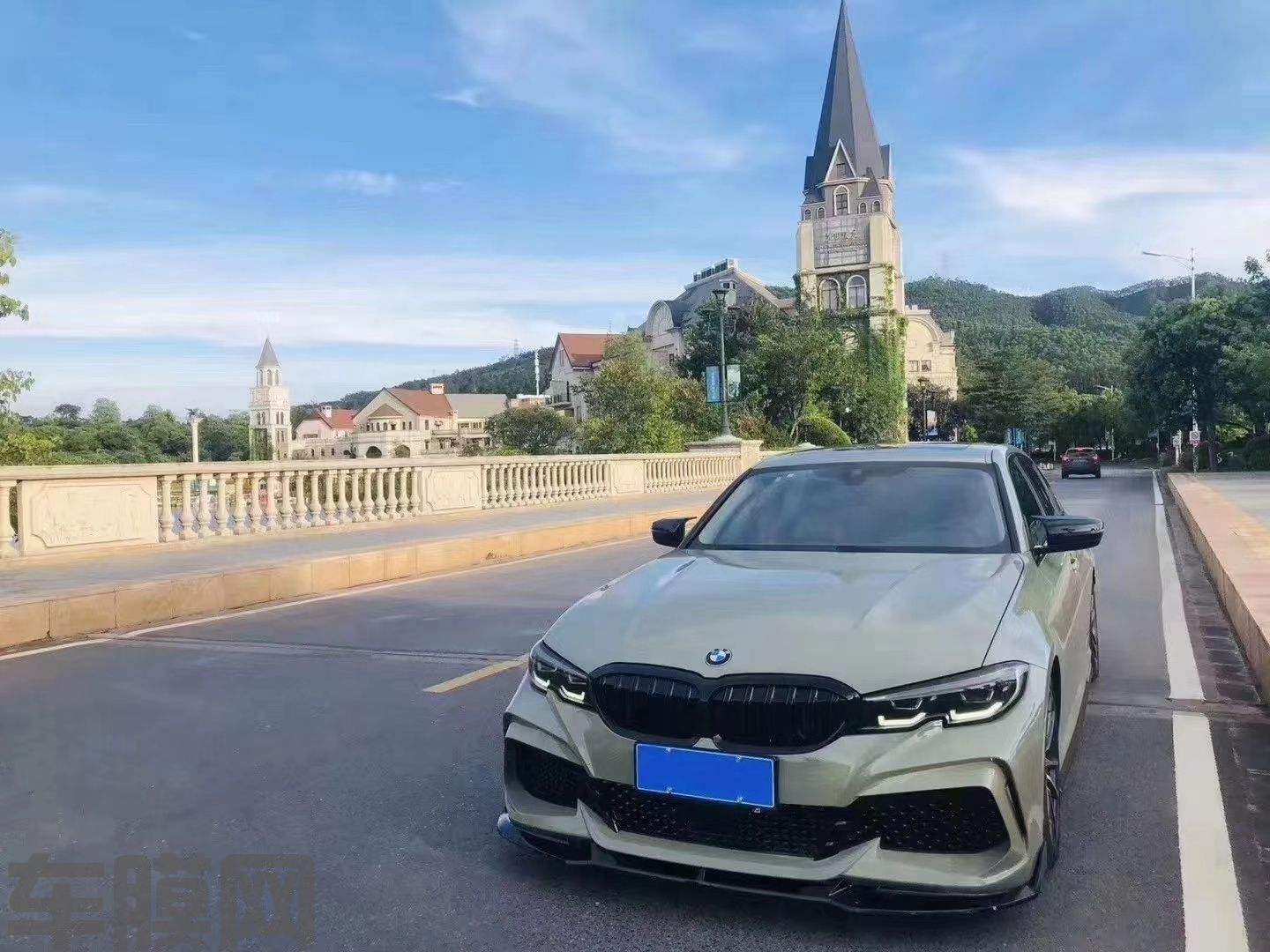 宝马3系 卡其绿改色膜 效果图