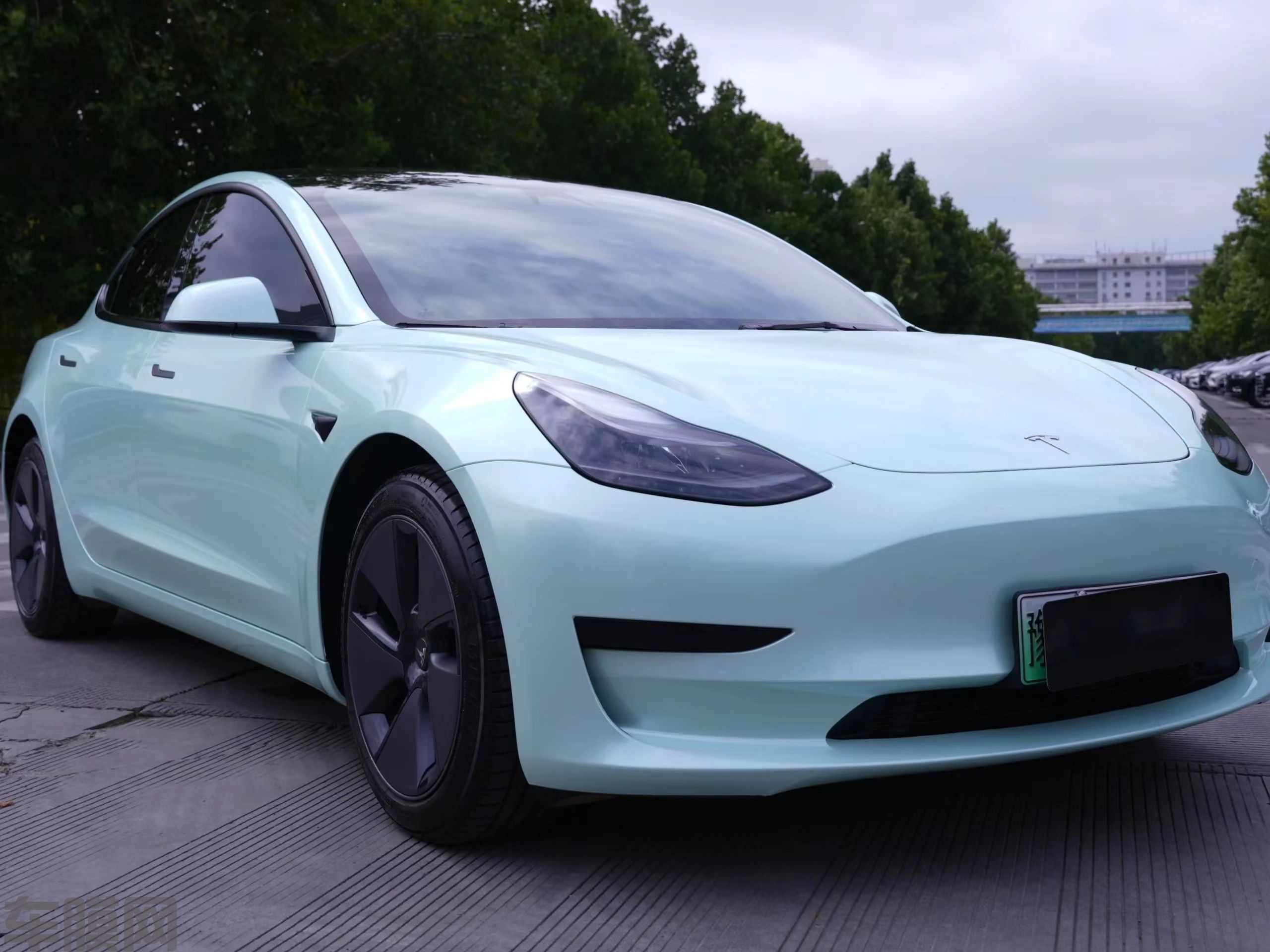 特斯拉Model 3 马卡龙月光玉改色膜 效果图