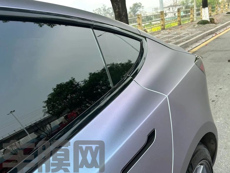 特斯拉Model 3 卡普里灰紫改色膜 效果图