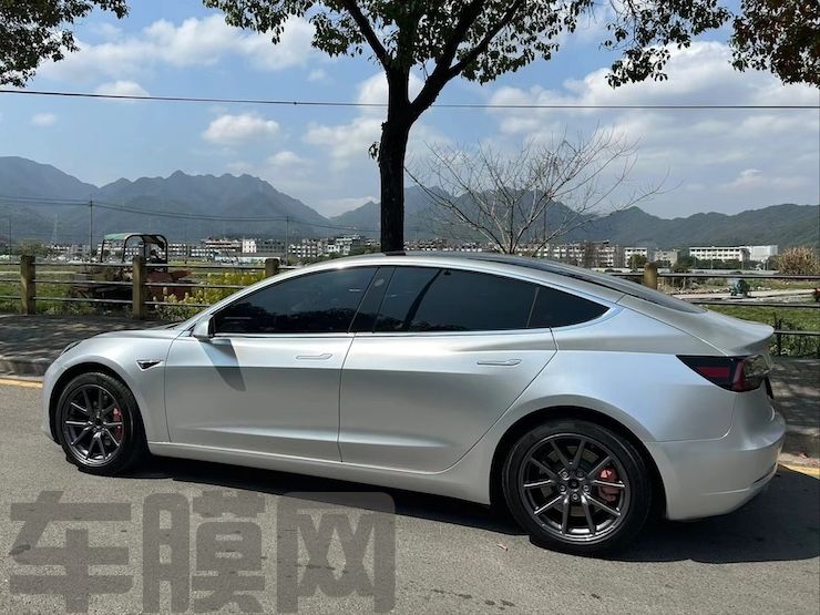 特斯拉Model 3 电光金属银改色膜 效果图