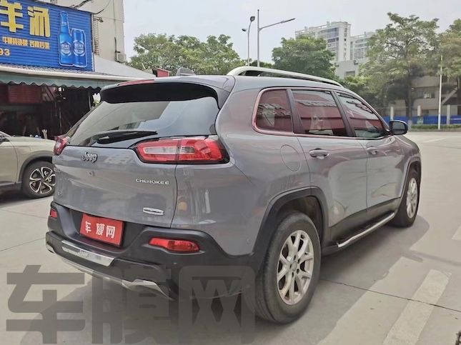 Jeep自由光 PET纳多灰深改色膜 效果图