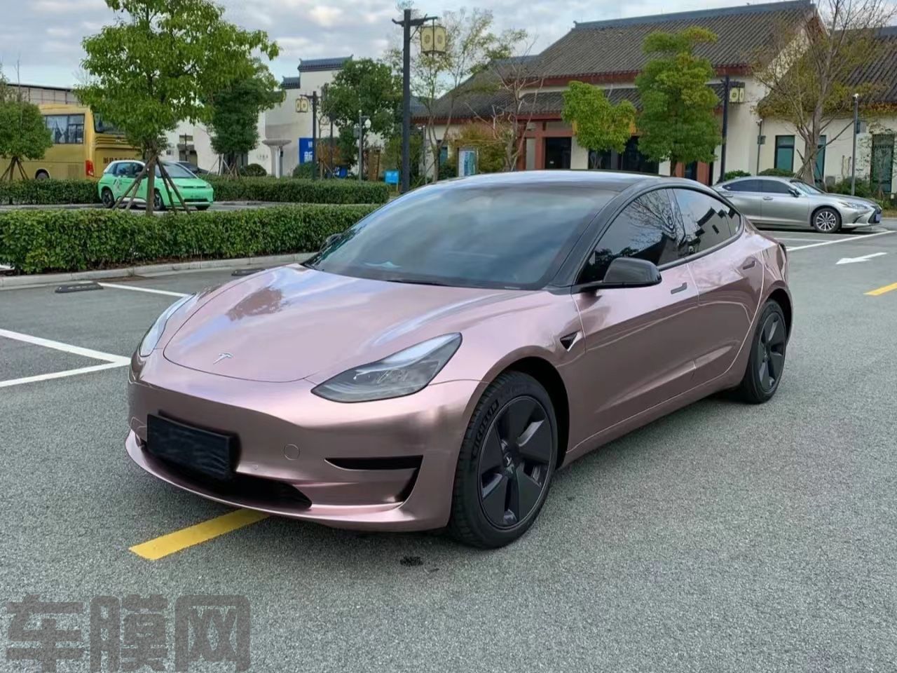 特斯拉Model 3 冰莓粉改色膜 效果图