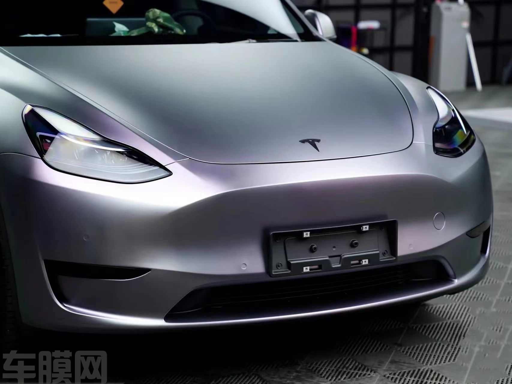 特斯拉Model Y 卡普里灰紫改色膜 效果图