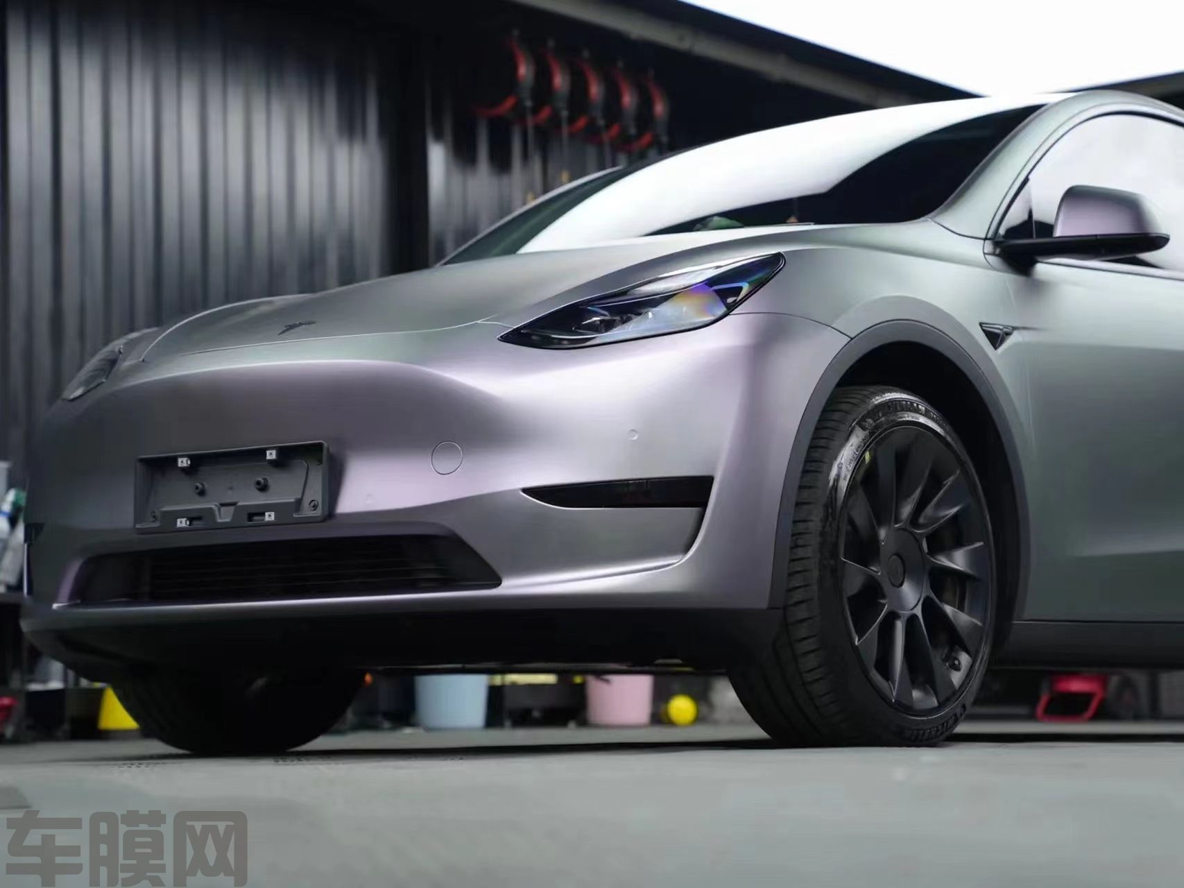 特斯拉Model Y 卡普里灰紫改色膜 效果图