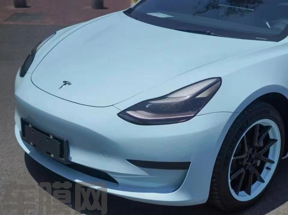 特斯拉Model 3 冰川蓝改色膜效果图