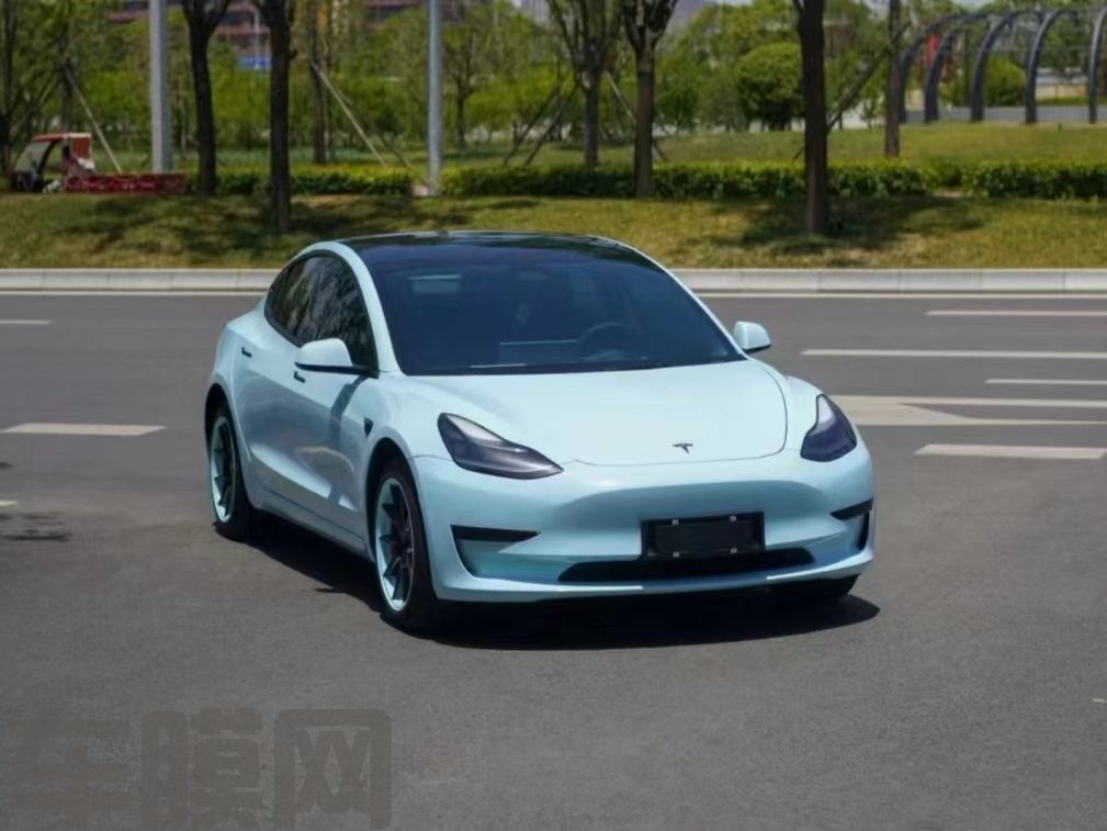 特斯拉Model 3 冰川蓝改色膜效果图