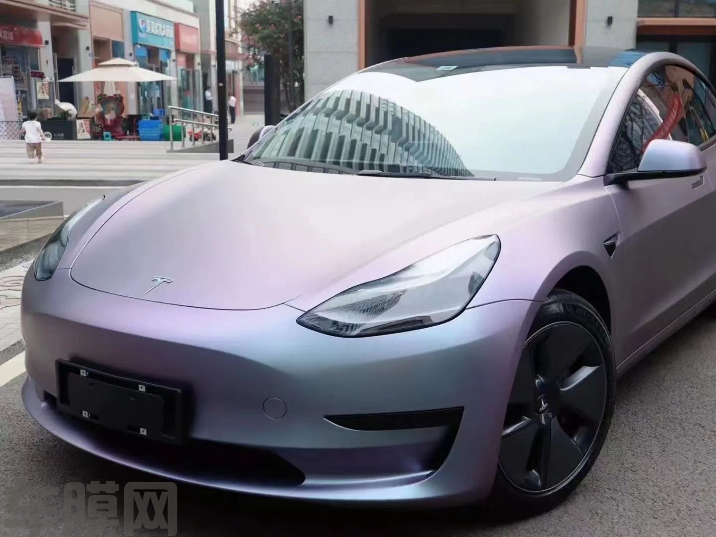 特斯拉Model 3 卡普里灰紫改色膜 效果图