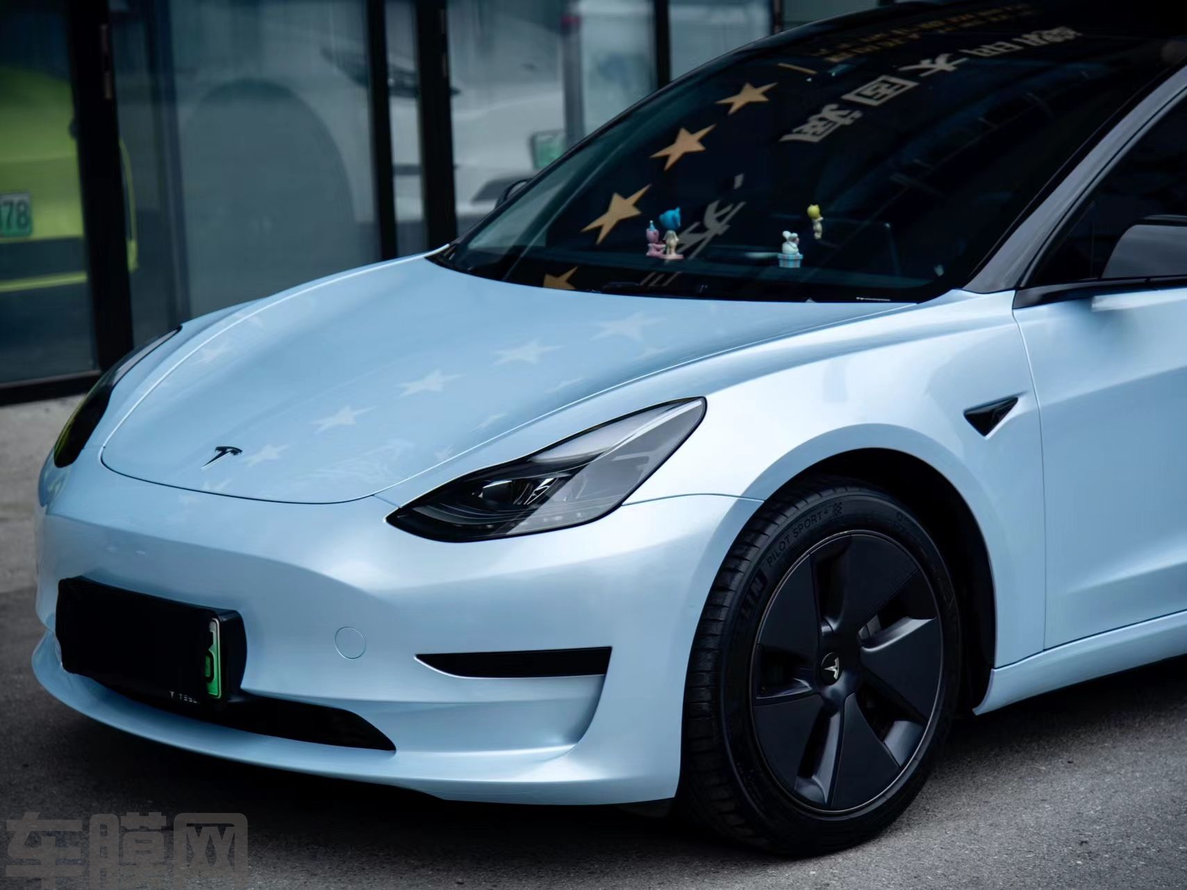 特斯拉Model 3 冰川蓝改色膜效果图