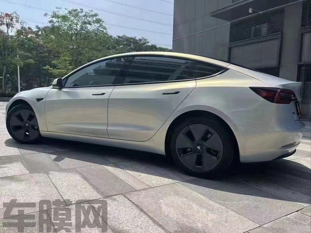 特斯拉Model 3 远峰蓝魅金改色膜 效果图